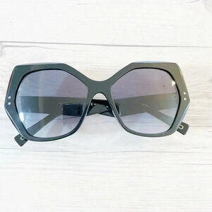 Marc Jacobs oversized sunglasses